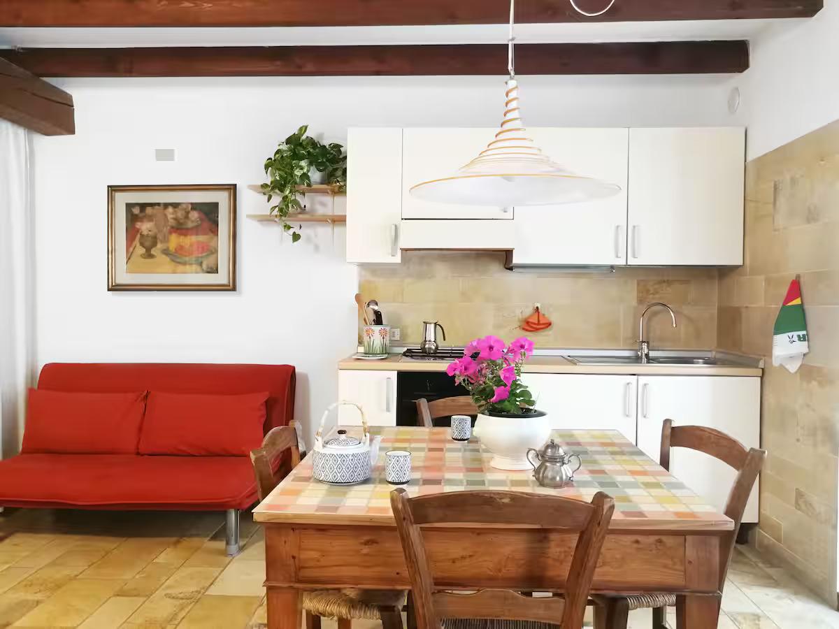 0f932cb8-15e8-4e21-a4e1-b70e88adf761